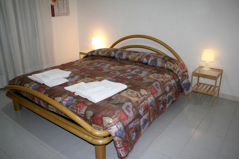 Apartment With 2 Bedrooms in Pescara, With Balcony and Wifi - 300 m Fr