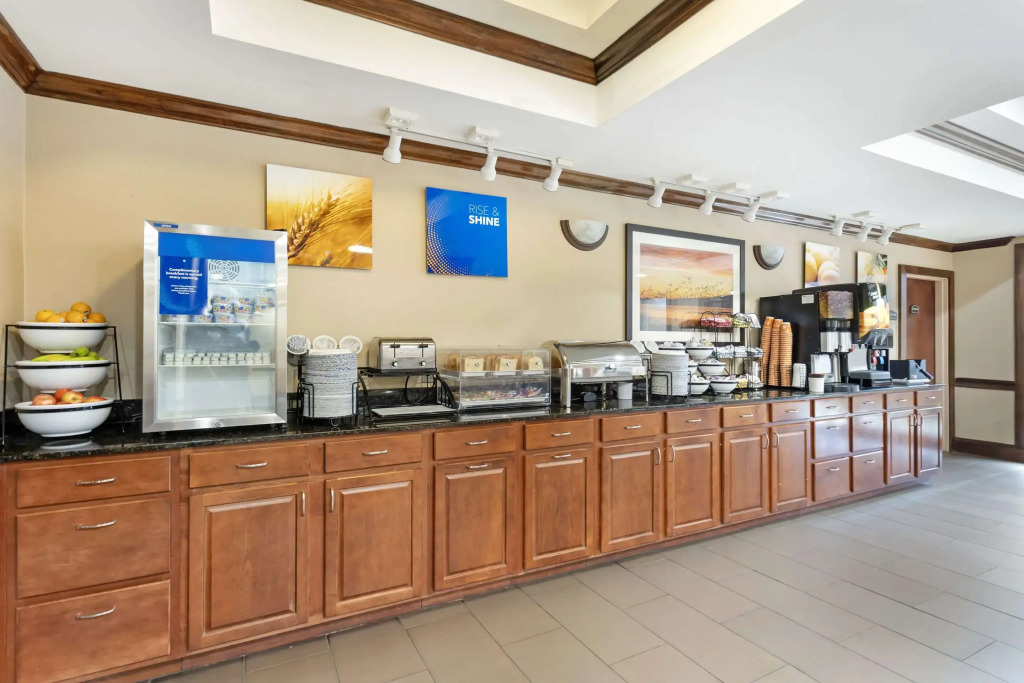 Comfort Inn & Suites Carneys Point - Pennsville