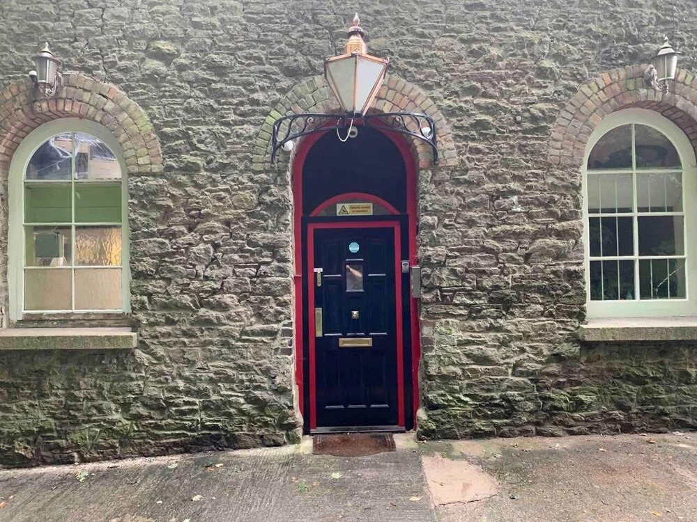 Historical GWR Building - Charming 1 bed Apartment