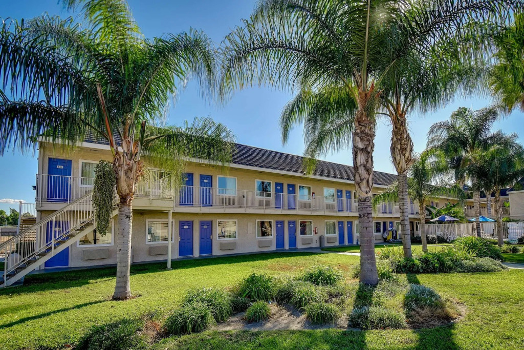 Motel 6-Riverside, CA - South