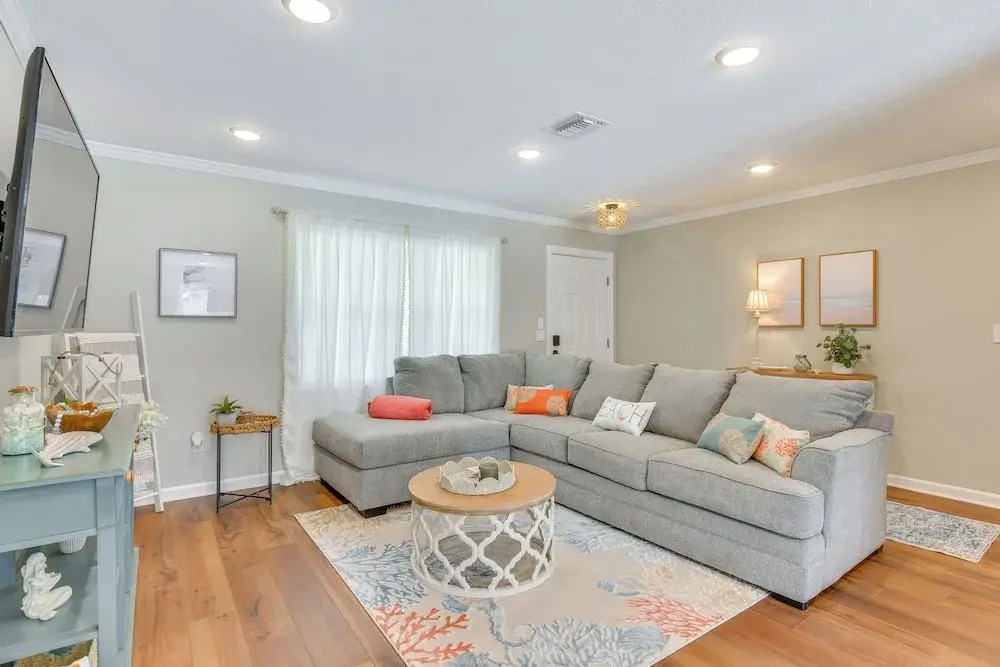 2 Mi to Shore: Modern Retreat in Fort Walton Beach