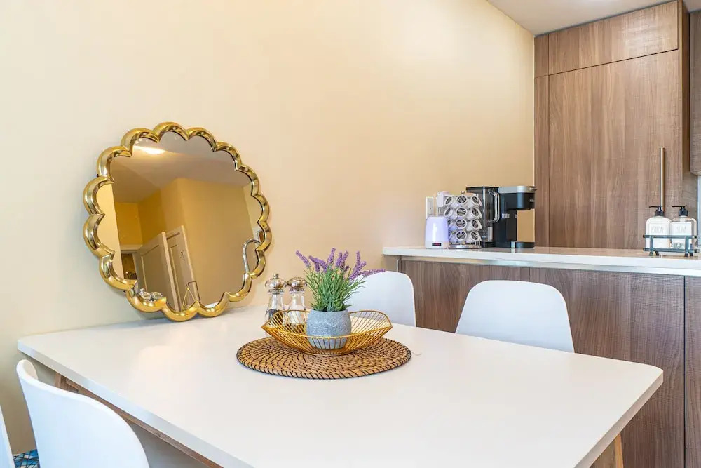 Lovely Oasis near Waterfront & Downtown