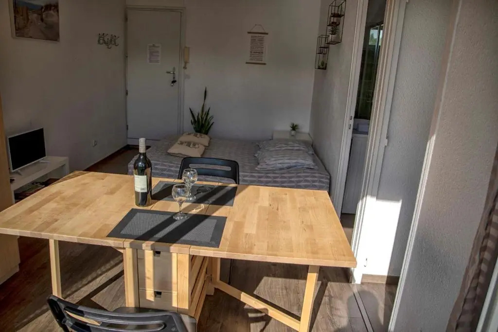 Studio terrasse Montpellier - Parking privé - Proche ligne 1