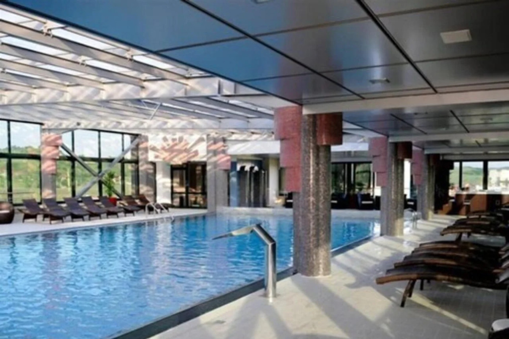 Business Hotel Conference Center & Spa