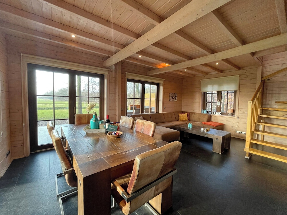Villa with Sauna & Tub