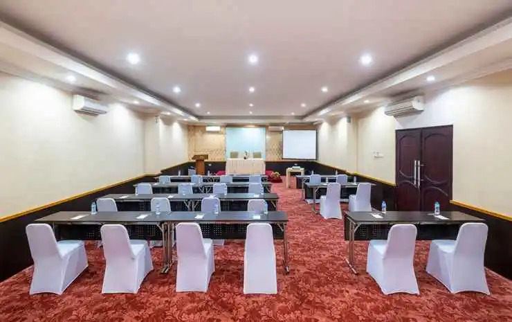 Marina Hotel