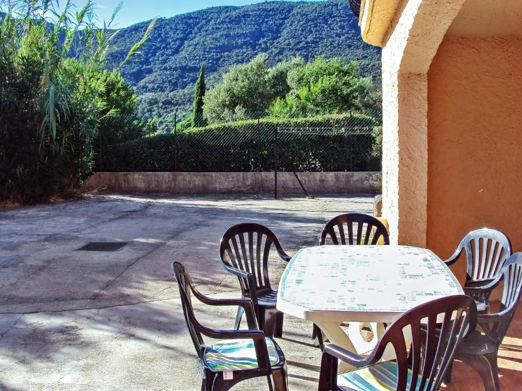 Apartment With 2 Bedrooms in Cavalaire-sur-mer, With Enclosed Garden -