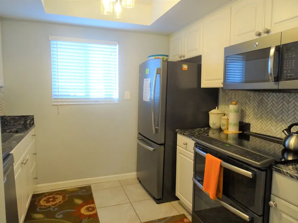 Sunset Royale - 112 2 Bedrooms 2 Bathrooms Condo