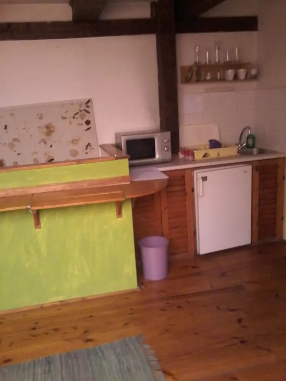 1st Apartments and Hostel