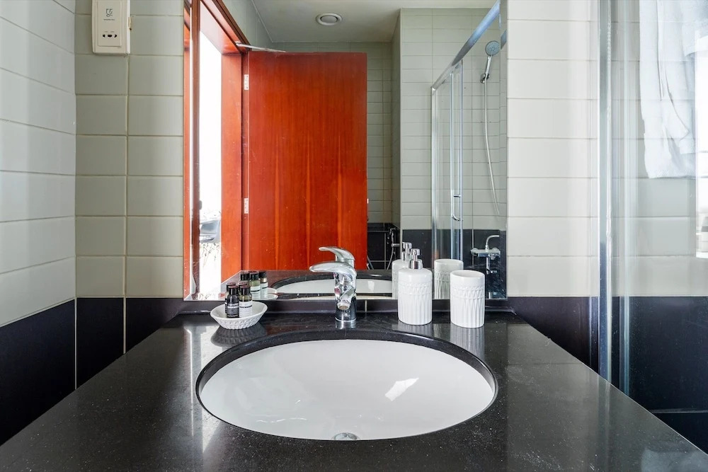 Elegant & Spacious 2BR Apartment In Dubai Marina