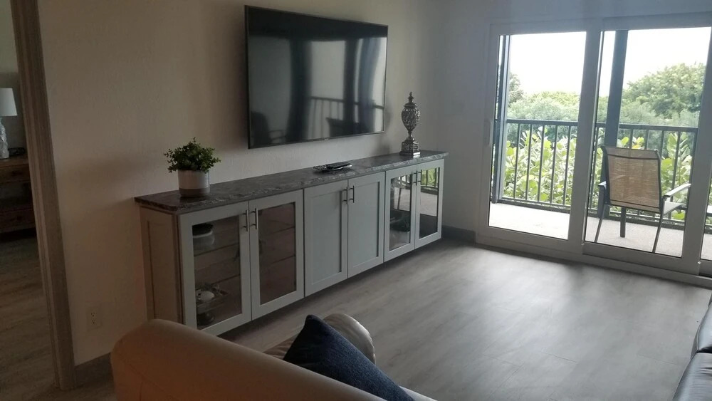 Land's End 202 Building 10 Beachfront / Fully Remodeled!!