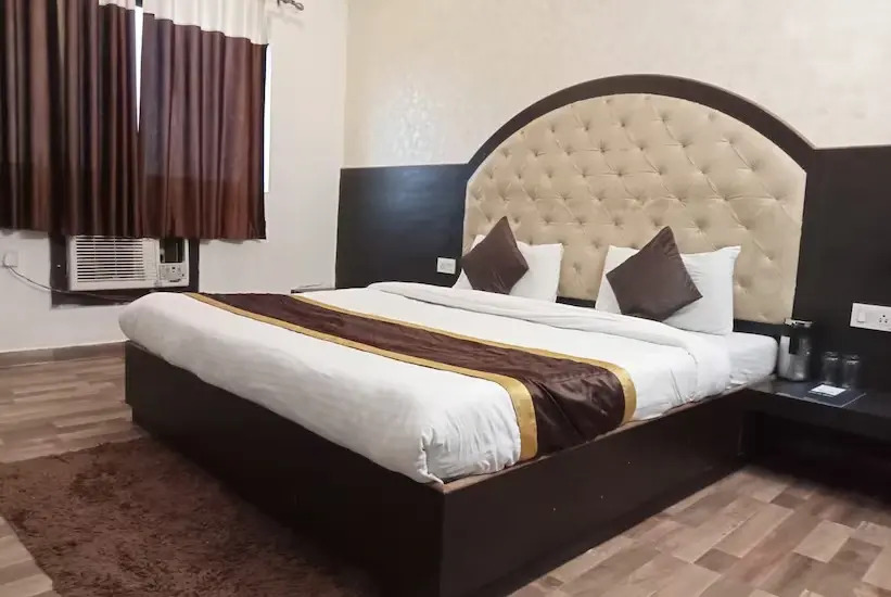 Hotel Sparsh by Clark’s collection