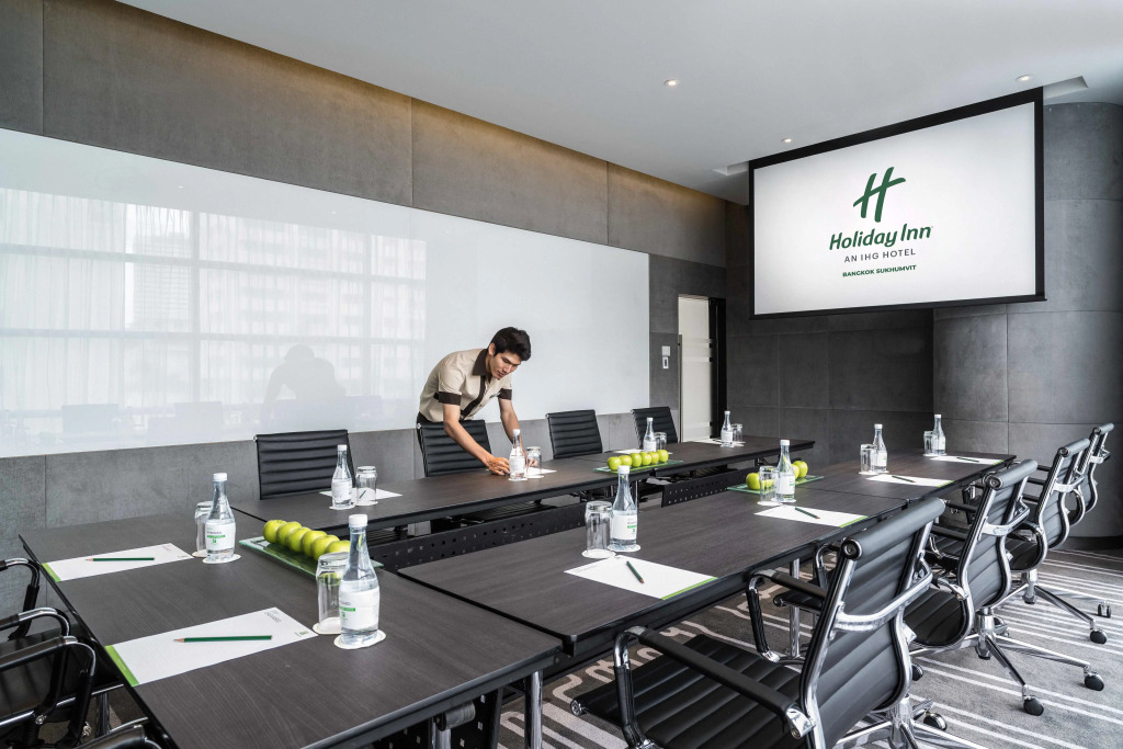 Holiday Inn Bangkok Sukhumvit by IHG