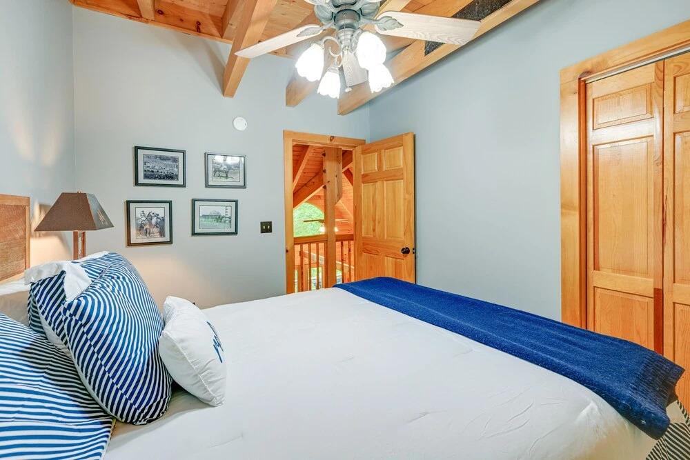 Scenic Blue Ridge Cabin Rental w/ Resort Amenities