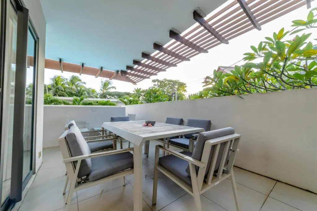 Beachcove Apt No 10