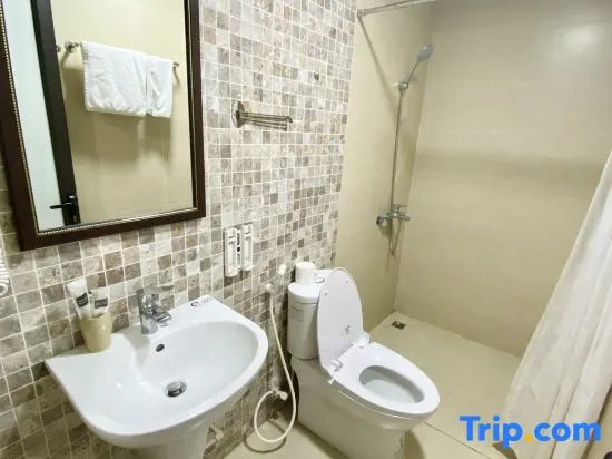 Era Apartment Lac Long Quan