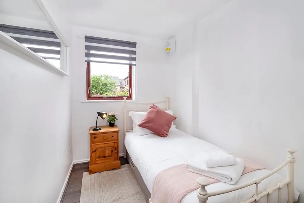 30 Fewster Way York