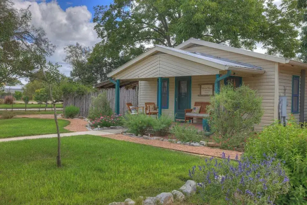 Nandina Cottage Hot-tub Four Minutes to Marktplatz!