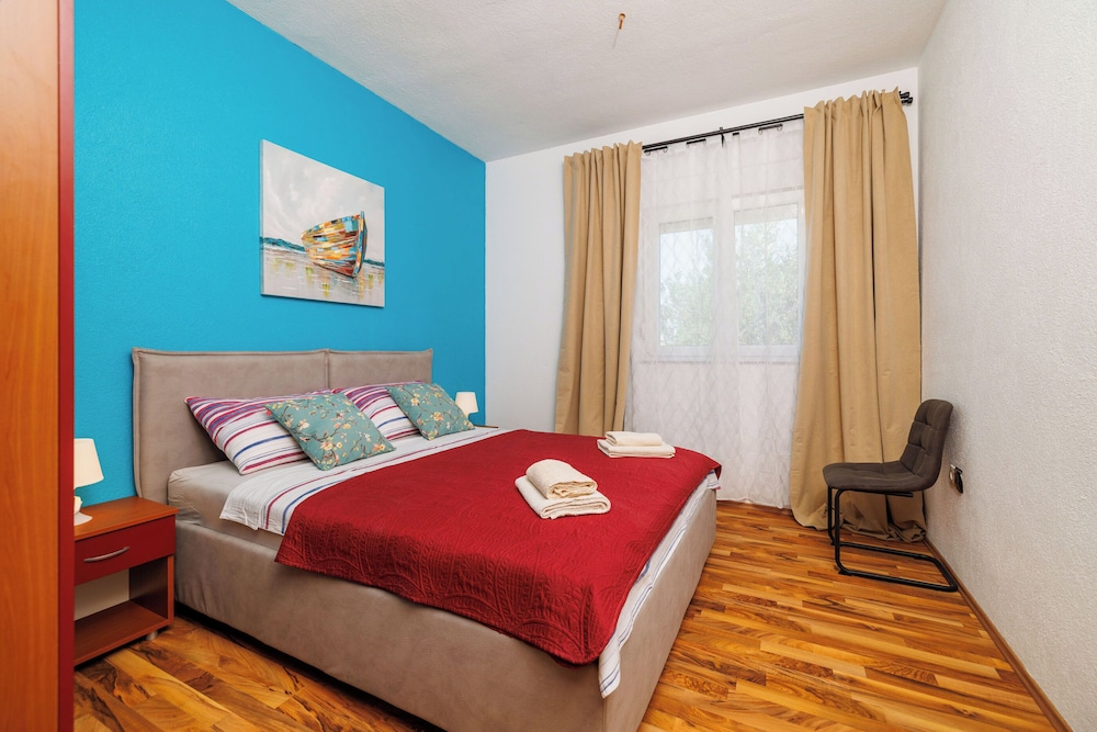Apartments Domagoj