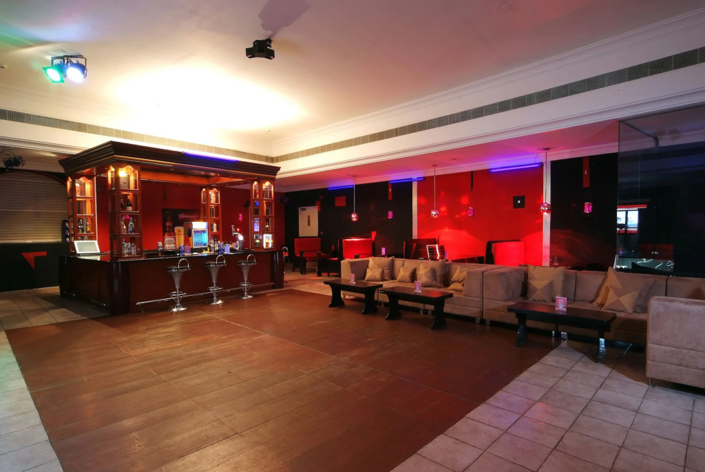 Al Wadi Hotel
