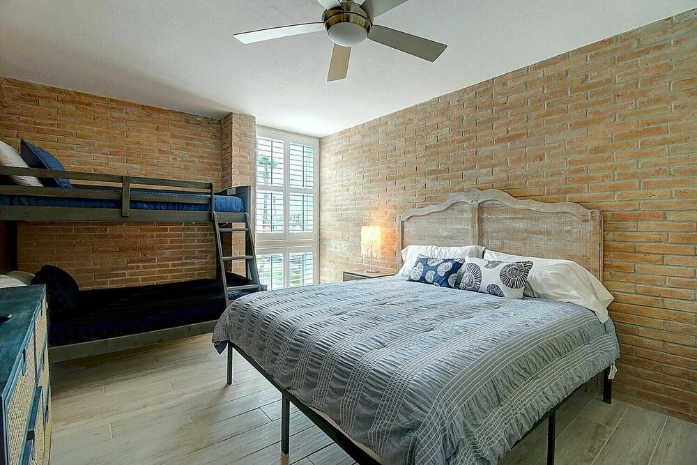Channelview 117 1 Bedroom Condo by Redawning