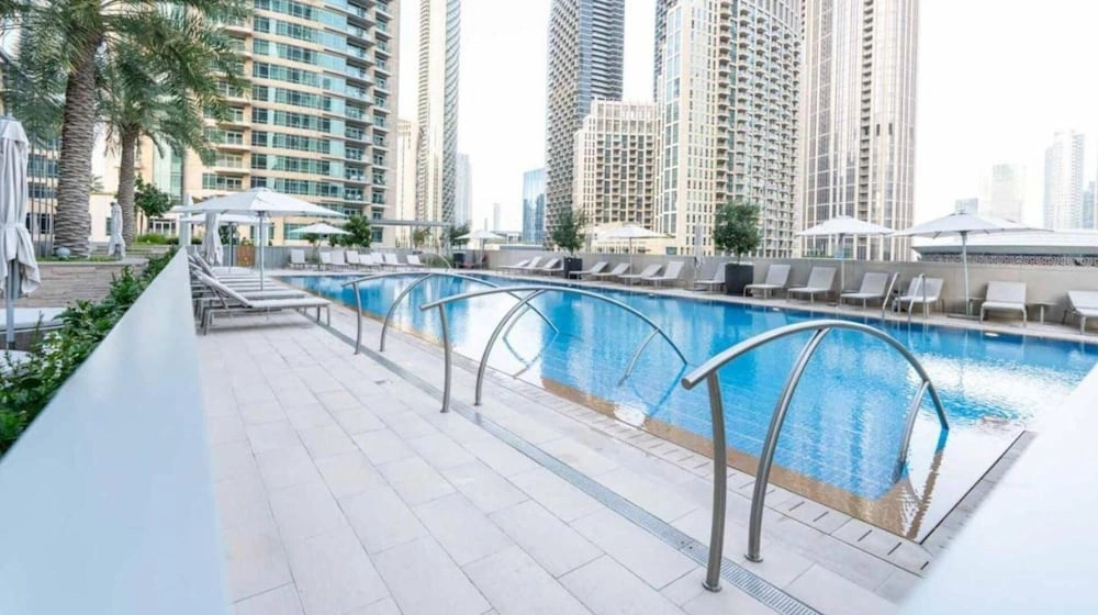 Three Bedroom in Downtown With Burj Khalifa View