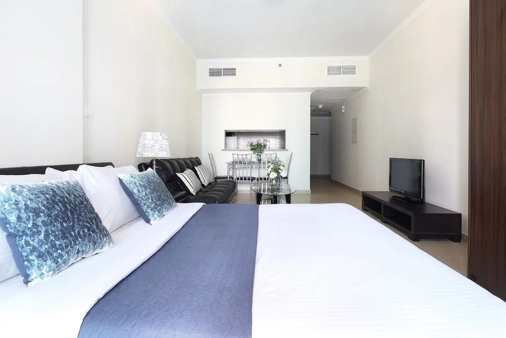 Superb Studio w/ Lake Views in JLT - Near the Metro!