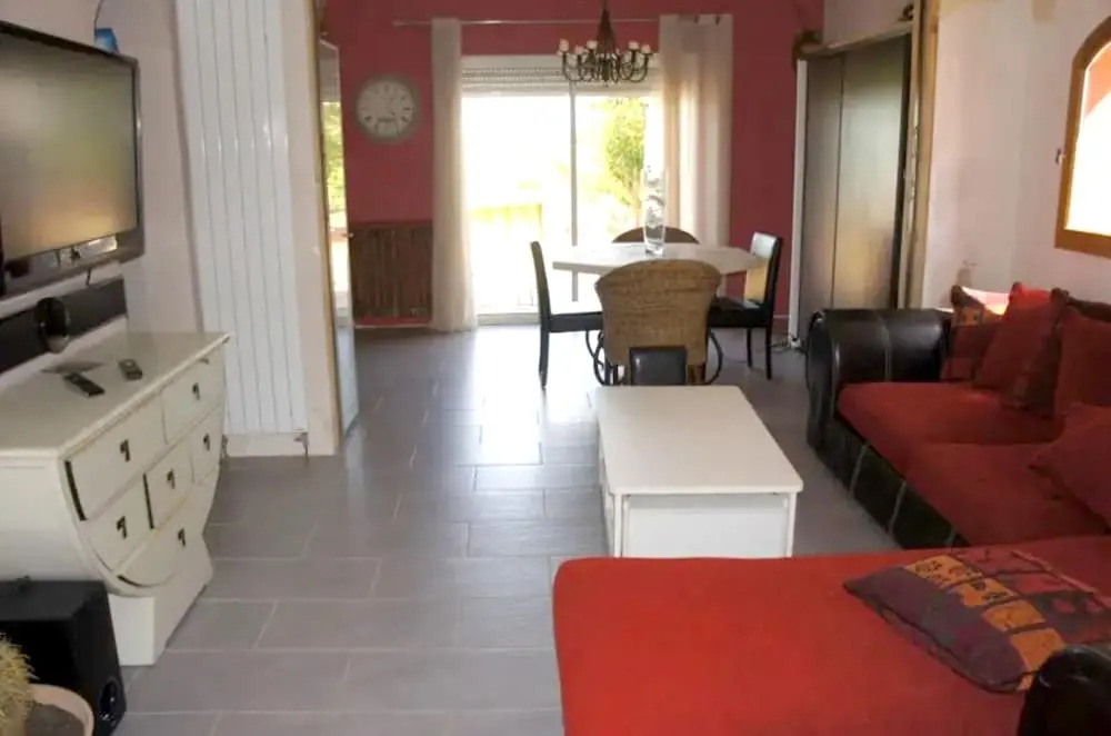 Villa with 3 Bedrooms in Roquebrune-Sur-Argens, with Wonderful Mountain View, Private Pool, Enclosed Garden