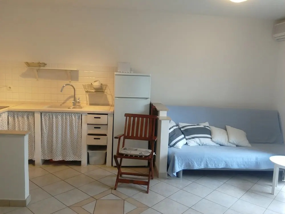 Linda Apartments Zambrattia