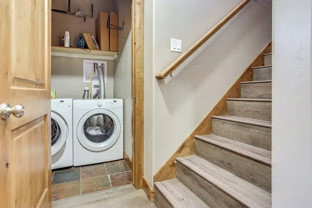 Ski, Hike & Relax: Eden Condo w/ Hot Tub Access