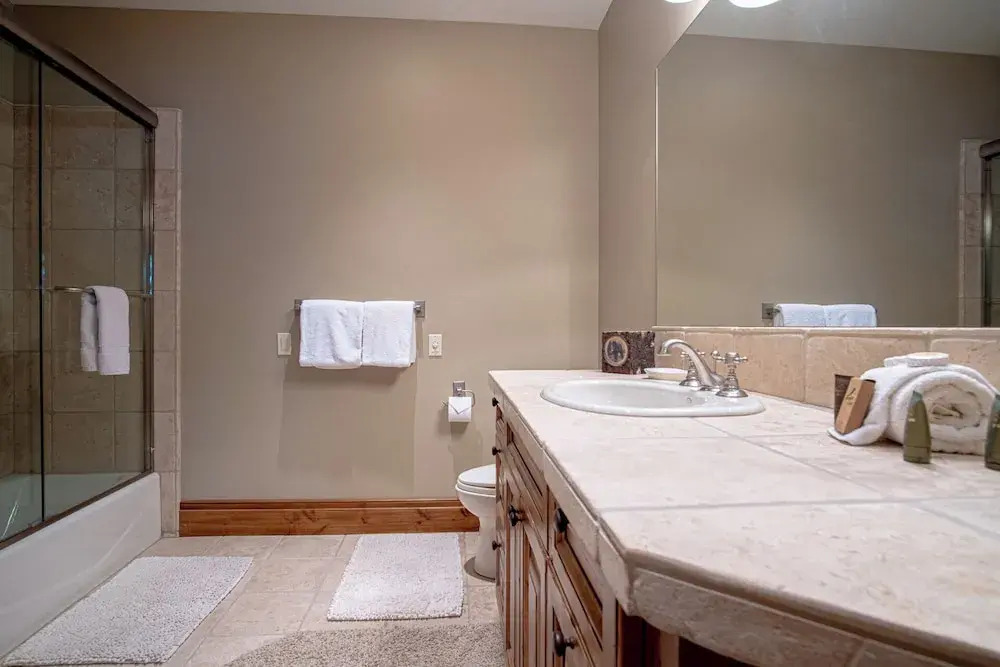 Lux Baldy Vista at Warm Springs Home + Hot Tub - Walk to SV Ski Lifts