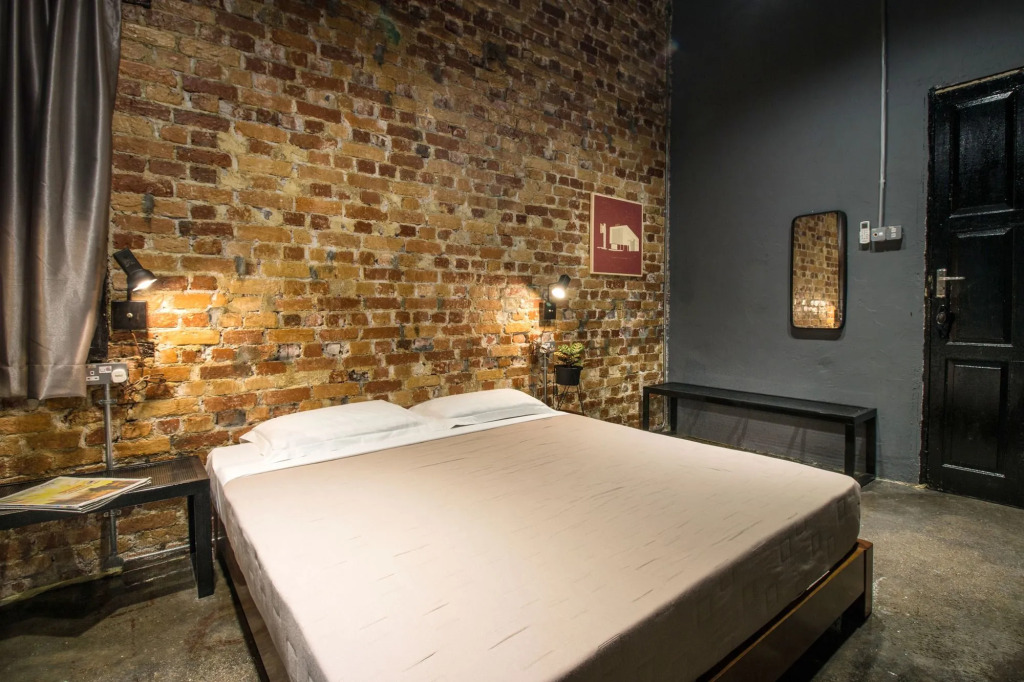 The Brownstone Hostel & Space