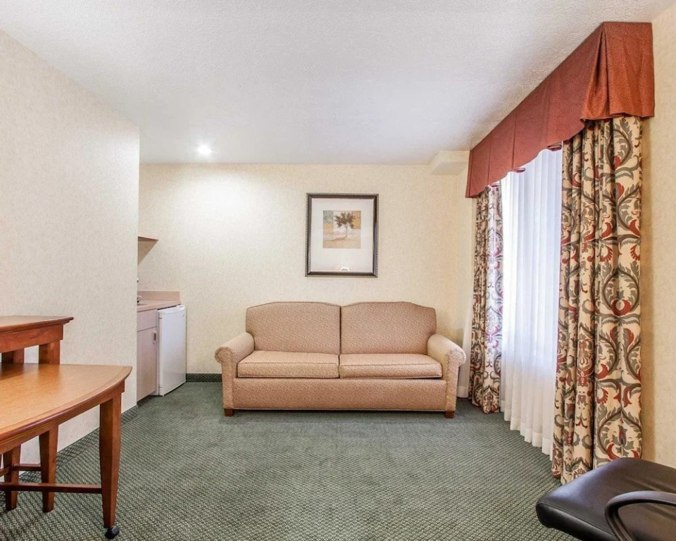 The Hotel B