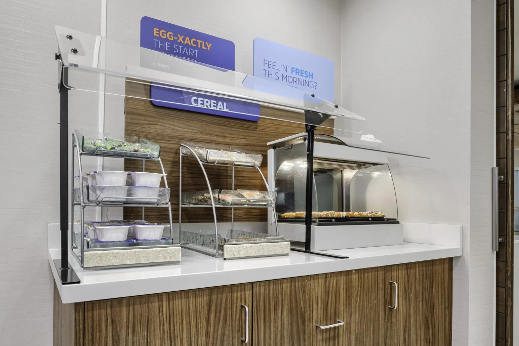 Holiday Inn Express & Suites Macon - I-475 by IHG