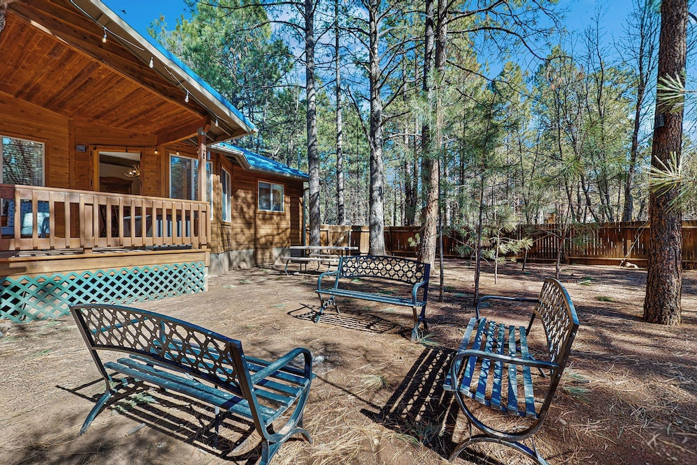 Fire Pit + Yard: Woodsy Retreat Near Woodland Lake