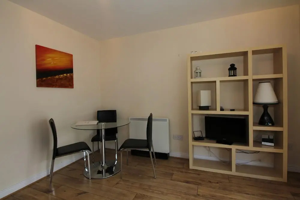Point Village Modern Apartment
