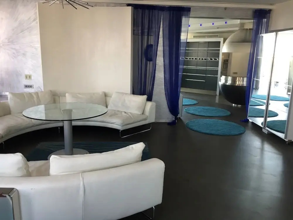 Dynasty Apartment 32 Floor