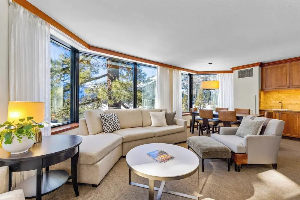 Pool, Hot Tub & Golf: Everline Resort Corner Suite
