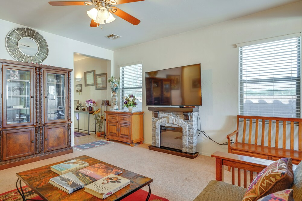 Step-free Sahuarita Retreat! Patio + Pool Access