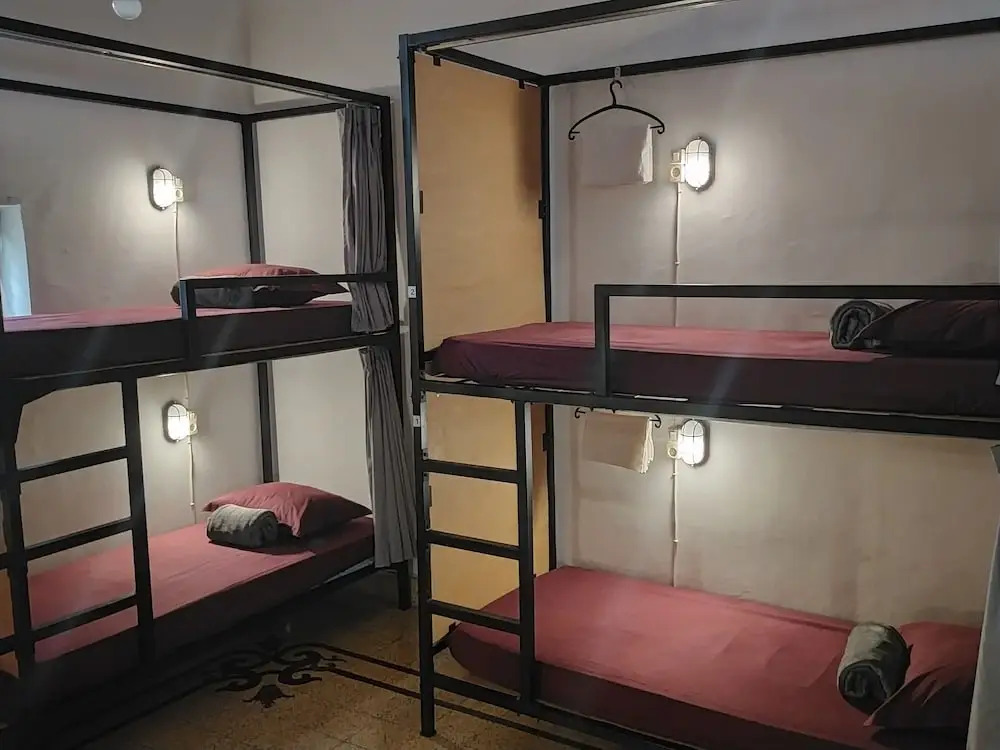 SEMERU HOSTEL MALANG