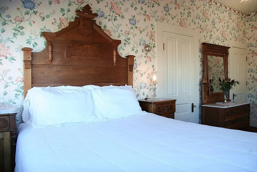 Martine Inn