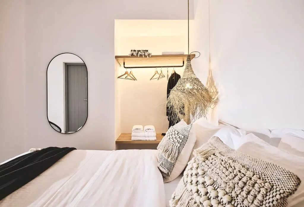 Niva Pool Suites