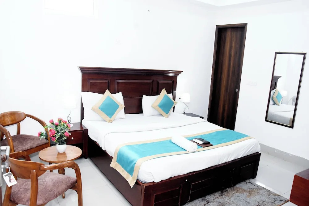 Hotel Fortune Home Noida Sector 135