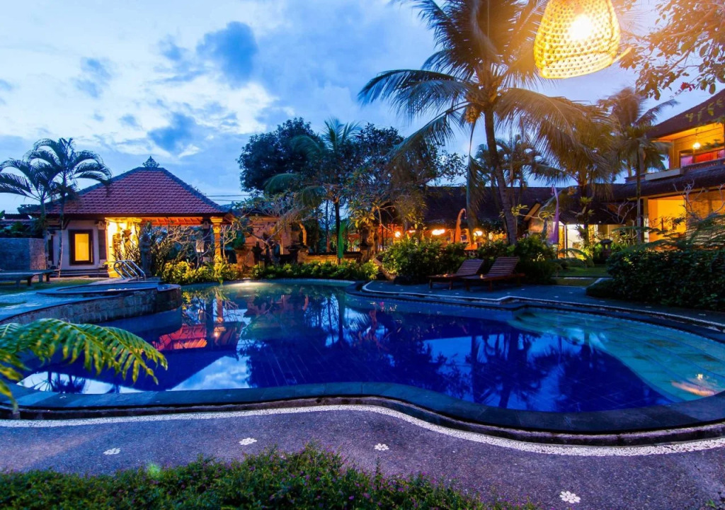 Outpost Ubud Nyuh Kuning Live