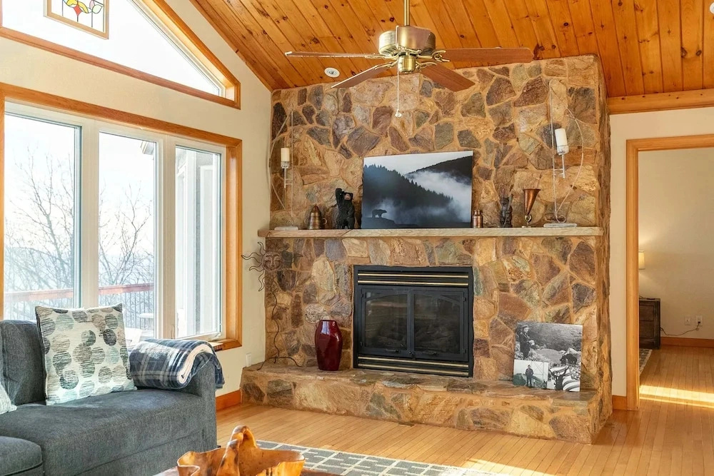 Shooting Star Lodge