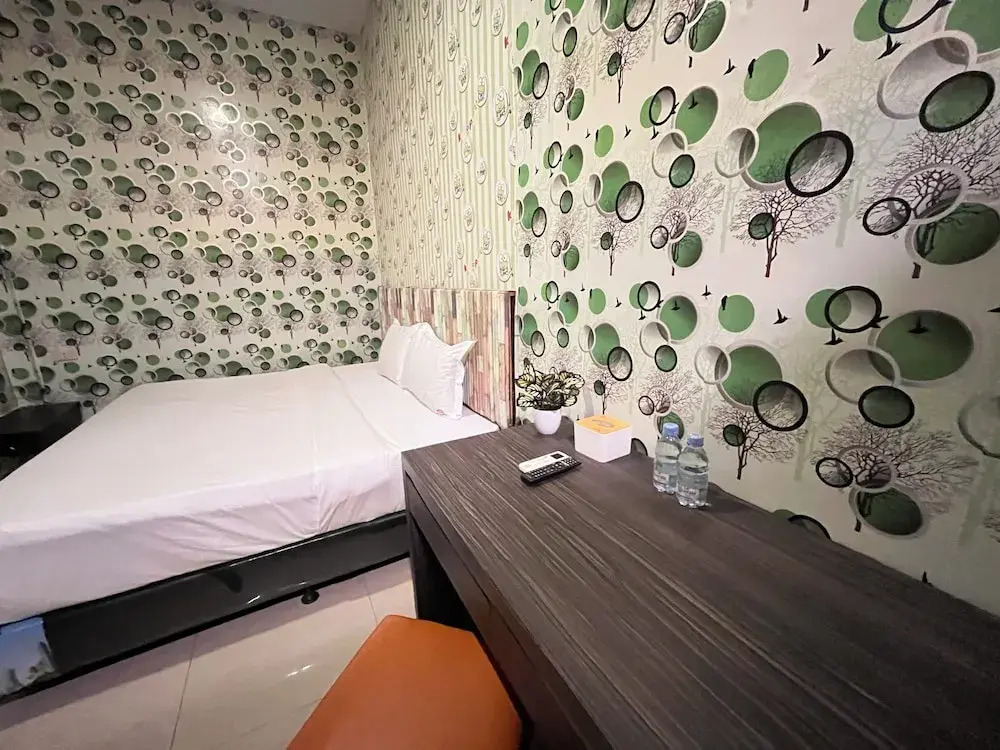 Louise Hotel