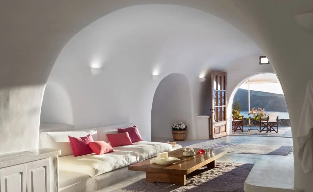 Perivolas Hotel