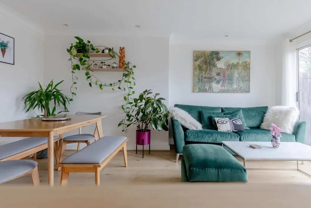 Scandi-style 2BD Maisonette W/garden Brick Lane!