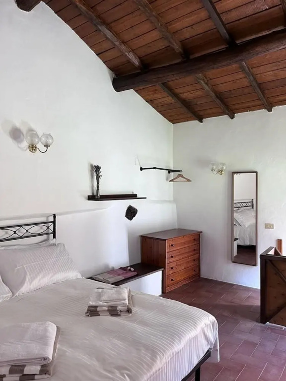 Casale Rustico con Piscina Privata e Ampio Parco