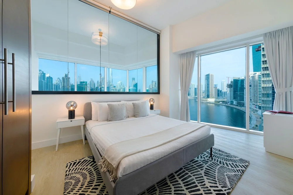Maison Privee - Spectacular Duplex Apt w/ Canal views